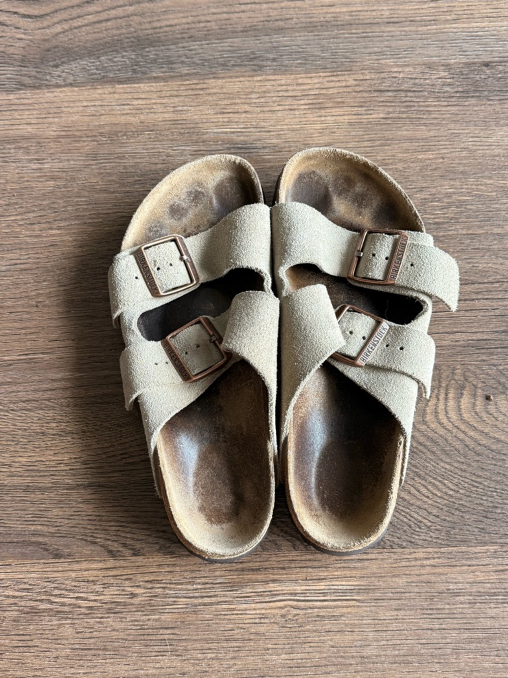 Birkenstock Arizona in Taupe Suede